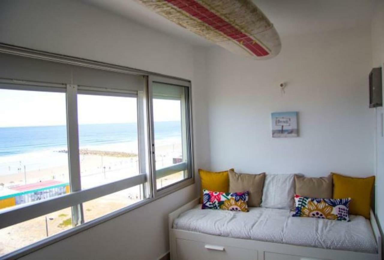 Wonderful Studio Apartment In Front Of The Beach Costa da Caparica Exterior photo