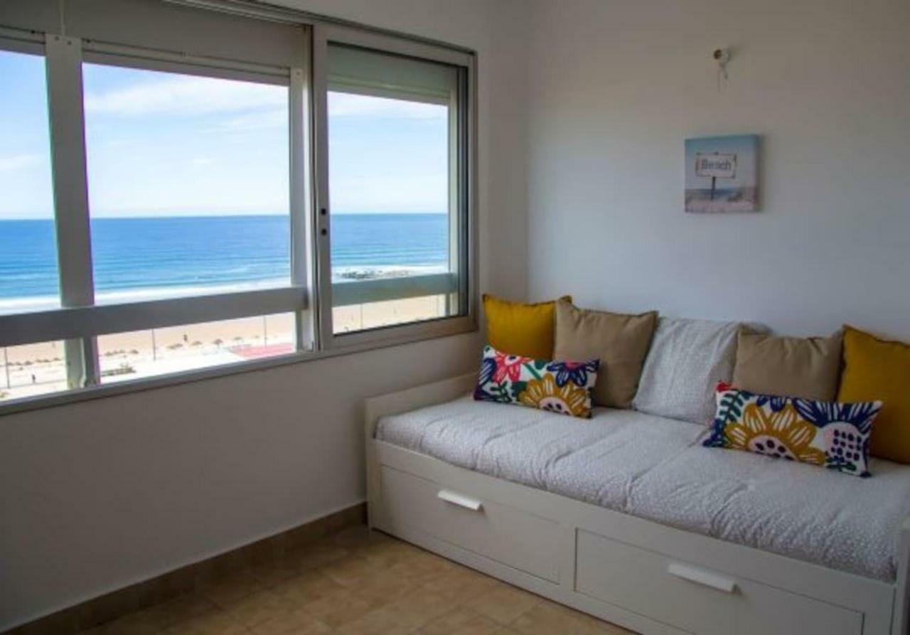 Wonderful Studio Apartment In Front Of The Beach Costa da Caparica Exterior photo